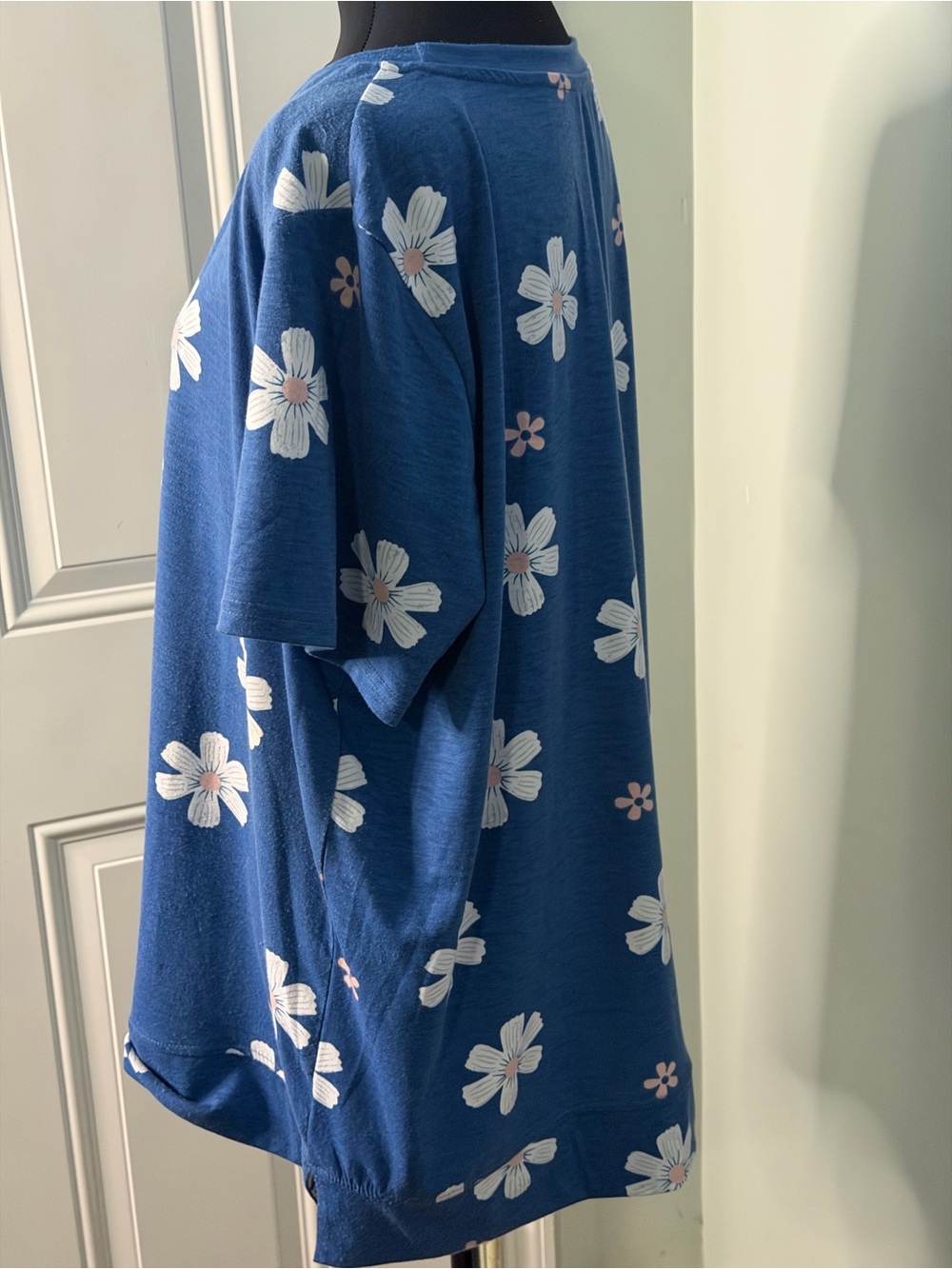 Blue‎ Floral Short Sleeve Tee - Picture 2 of 3